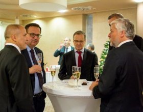 Ing. Jan Mládek, CSc., ministr průmyslu a obchodu ČR (4)